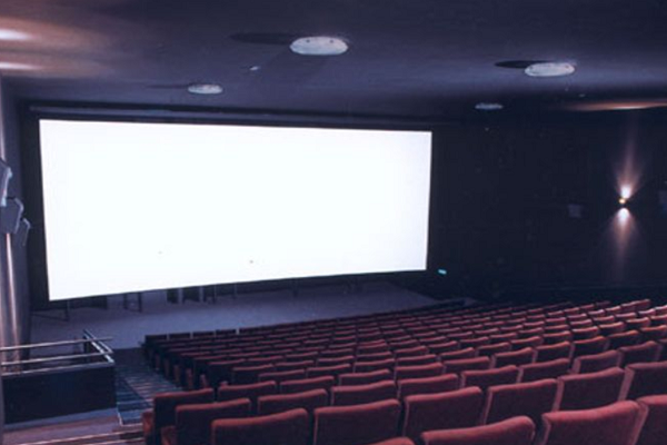 16.- la place au Cinétoile le samedi et le dimanche!